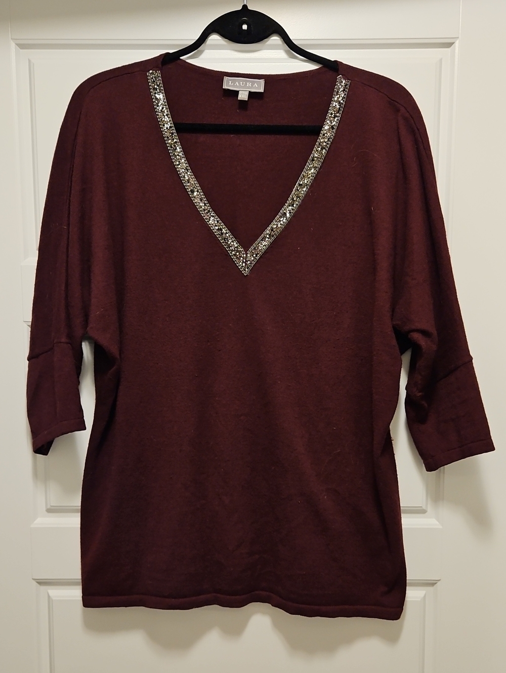 LAURA Women's Embellished V-Neck Sweater in Burgundy